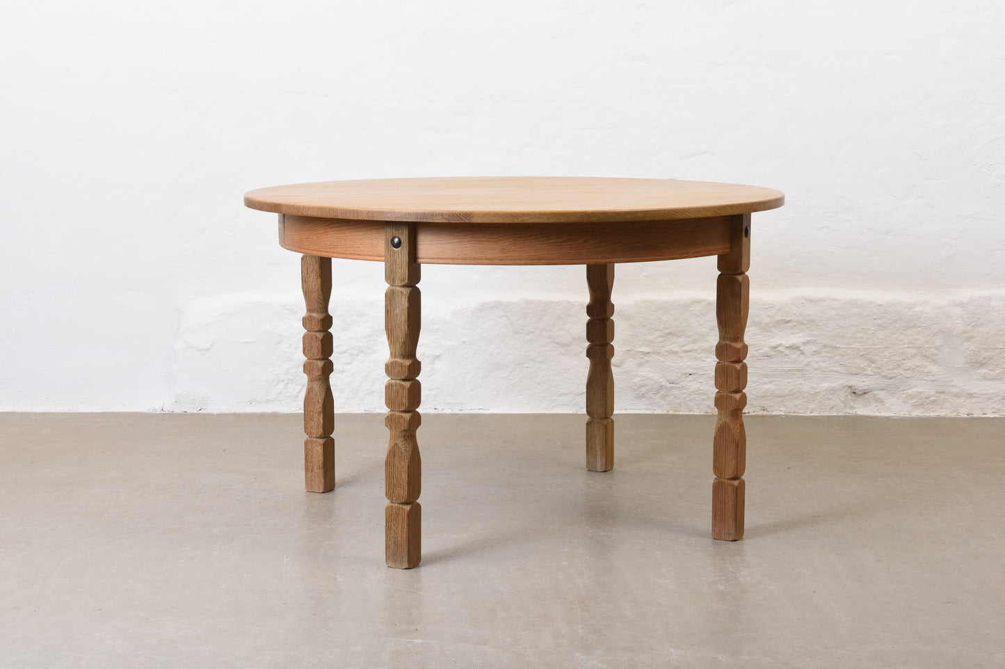 1970s extending dining table in oak