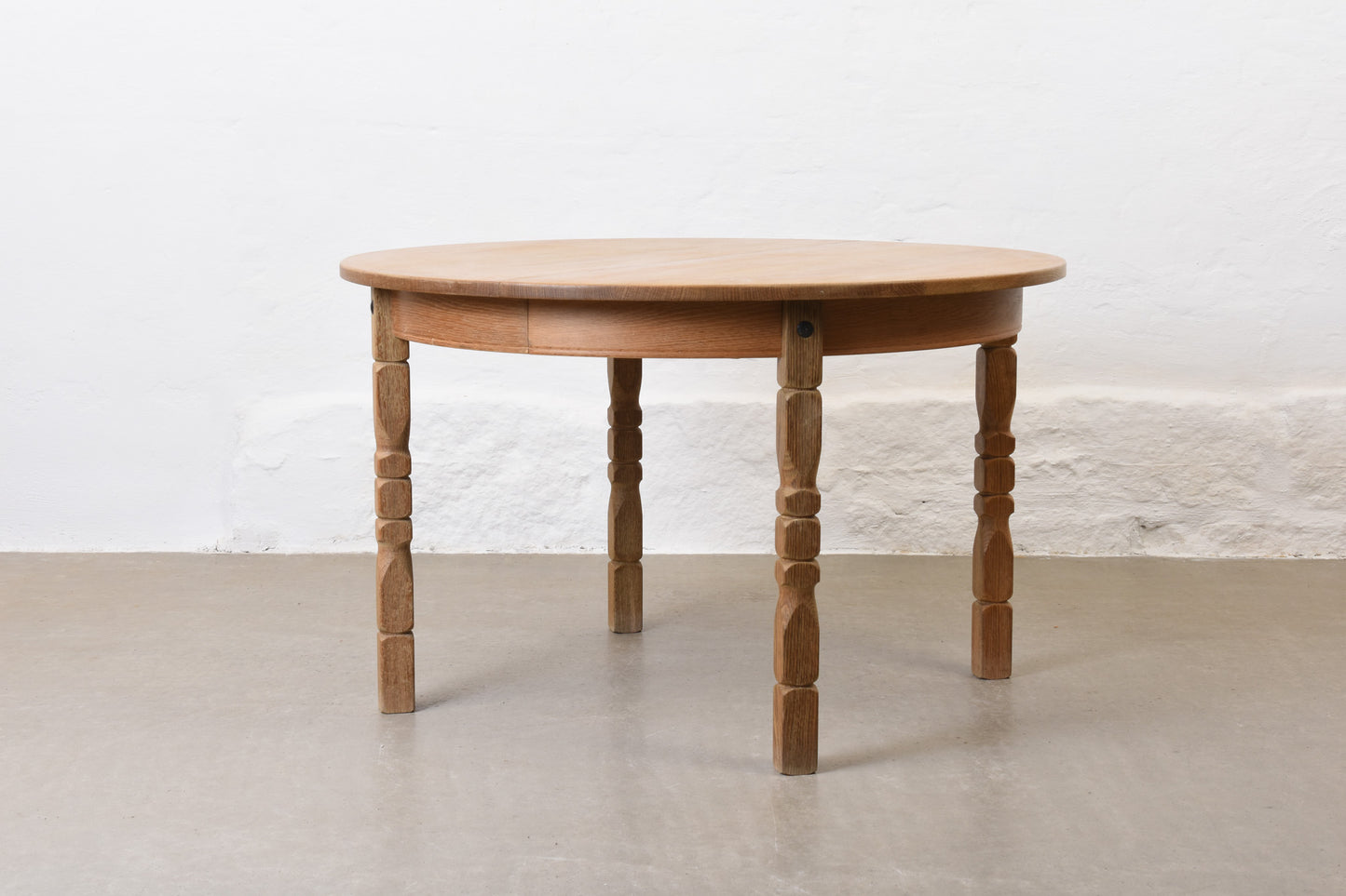 1970s extending dining table in oak