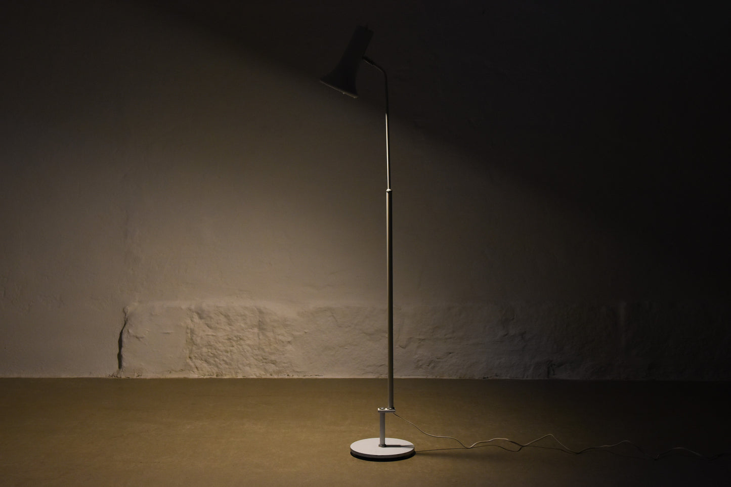 1970s height-adjustable floor lamp by Dansa Lamp