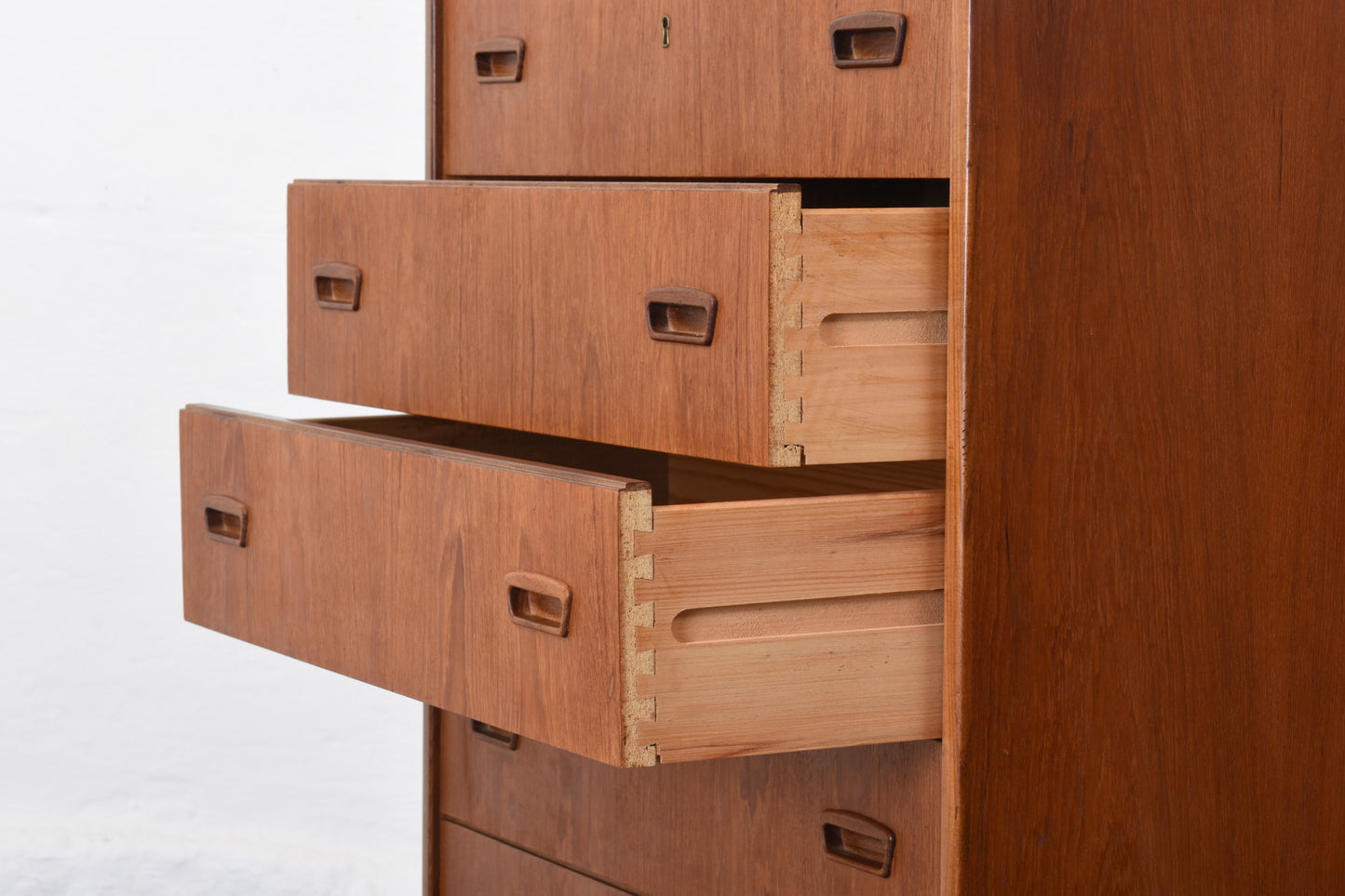 1960s teak chest of drawers with inset handles