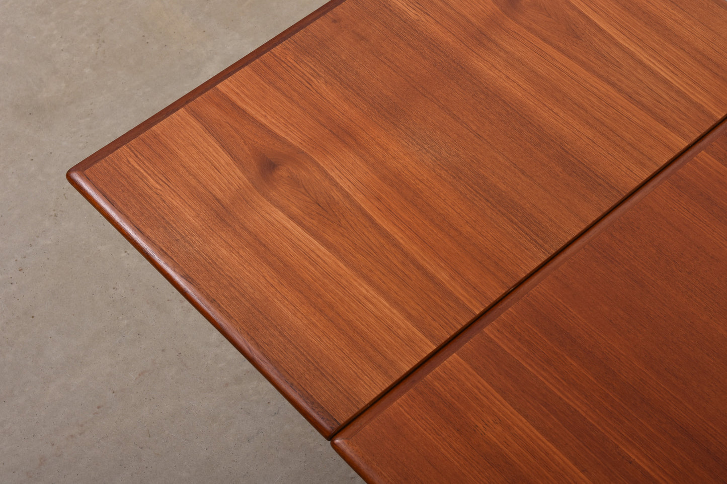 1960s extending dining table in teak - 120L cm
