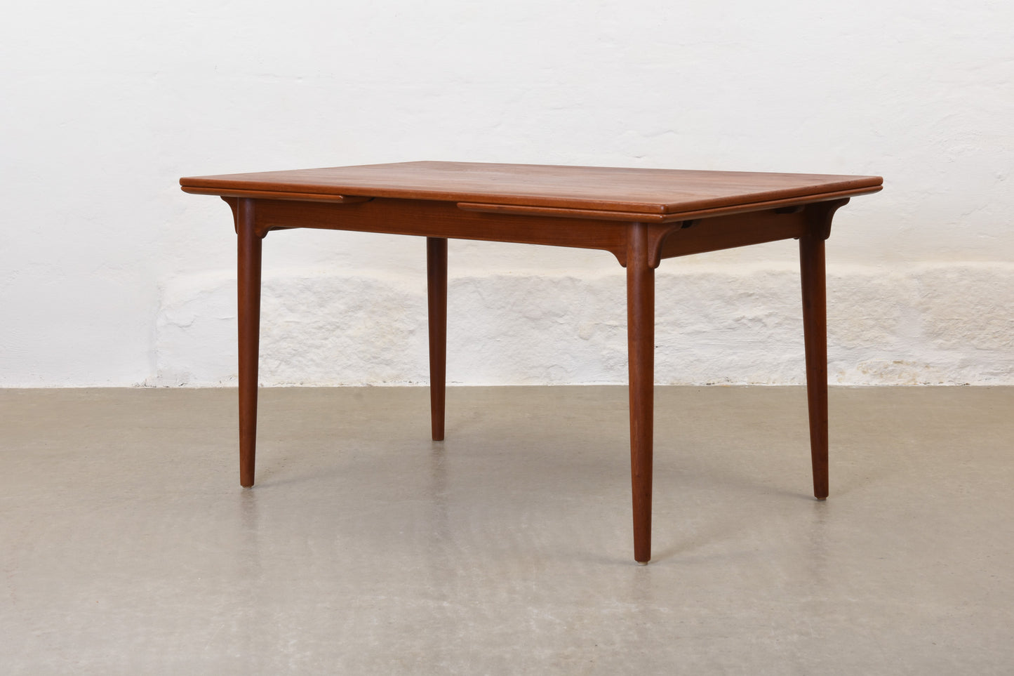 1960s Model 50 dining table Gunni Omann