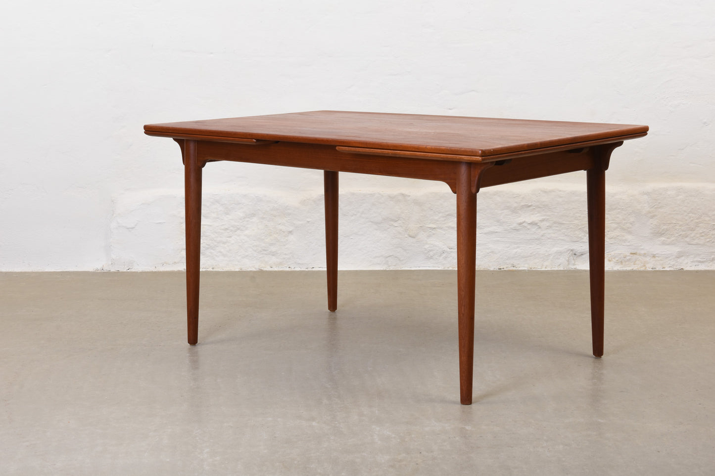 1960s Model 50 dining table Gunni Omann