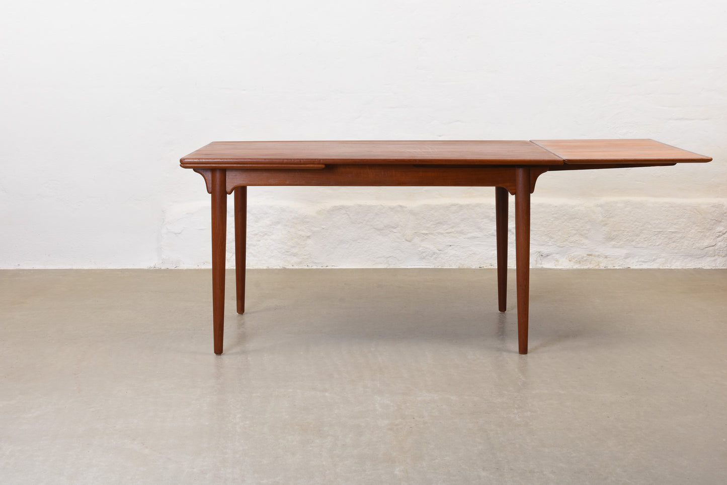 1960s Model 50 dining table Gunni Omann