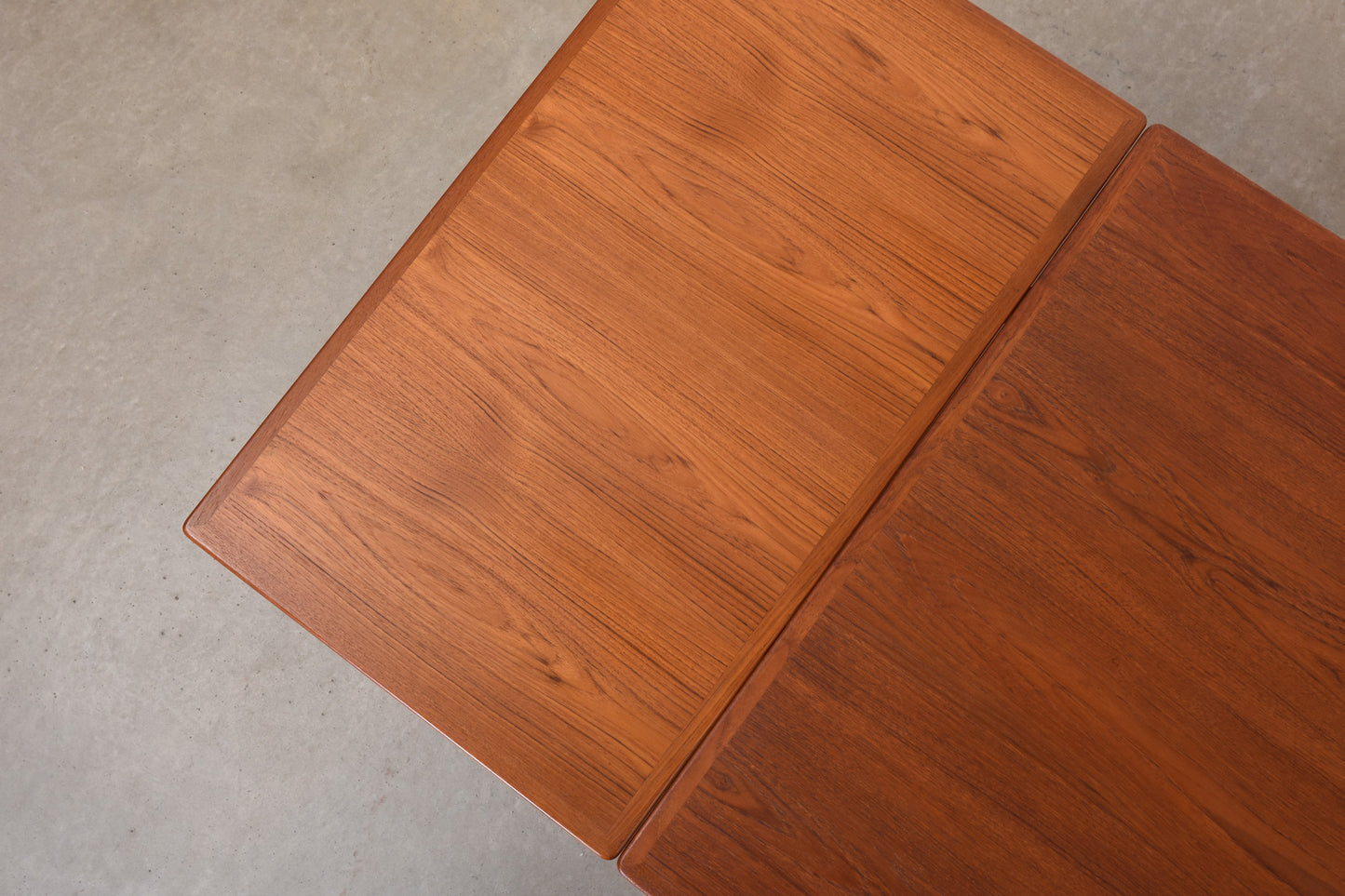 1960s Model 50 dining table Gunni Omann
