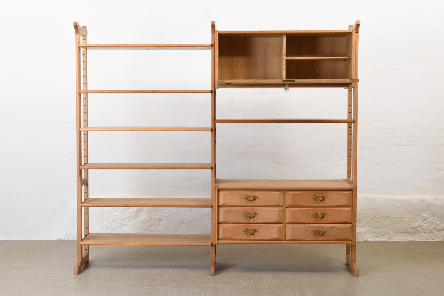 Save £200: 1970s shelving system in oak by Henning Kjærnulf