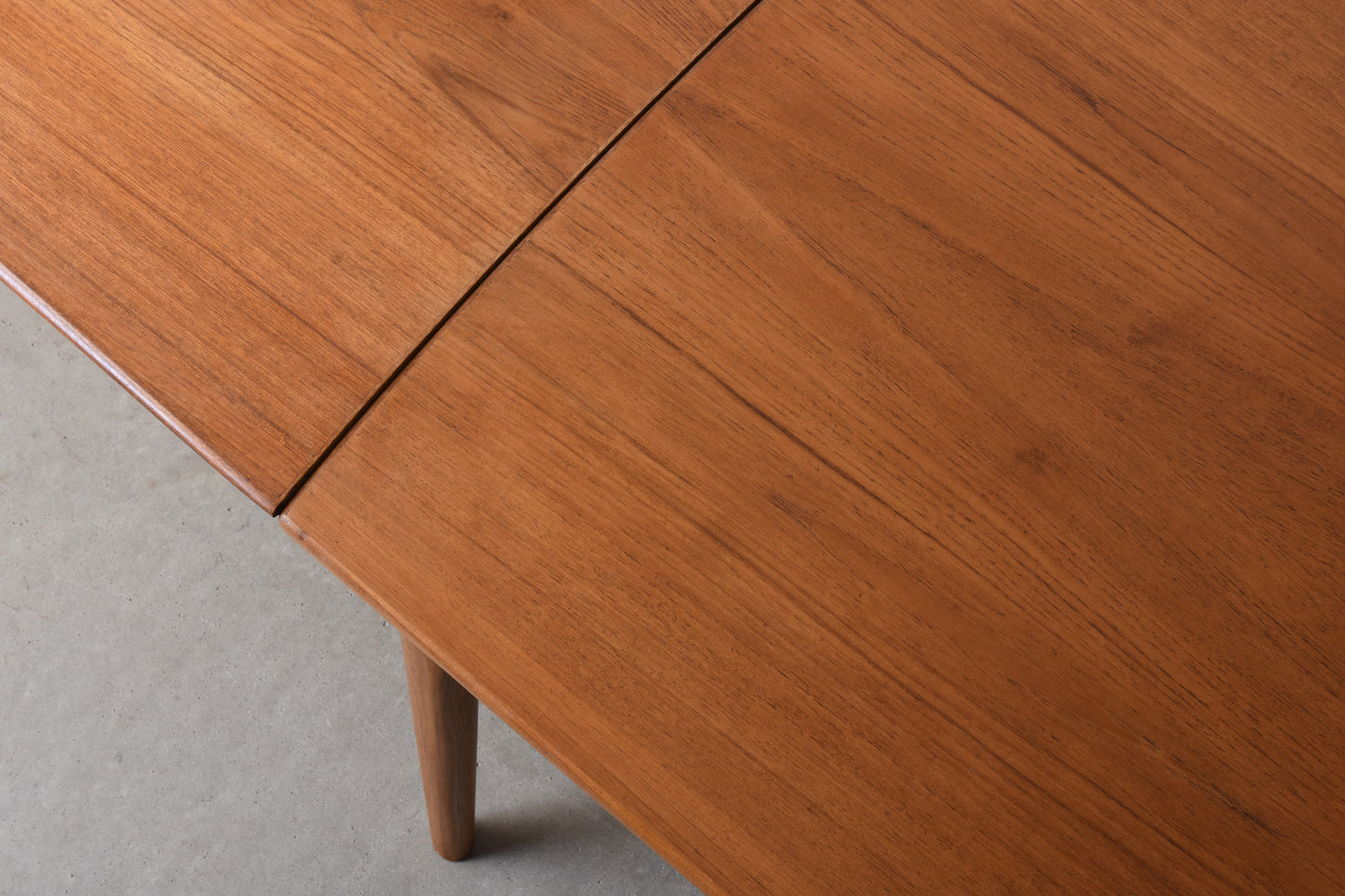 1950s extending dining table in teak