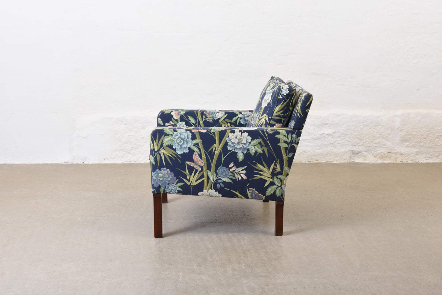 Choose your own fabric: Low back floral lounger