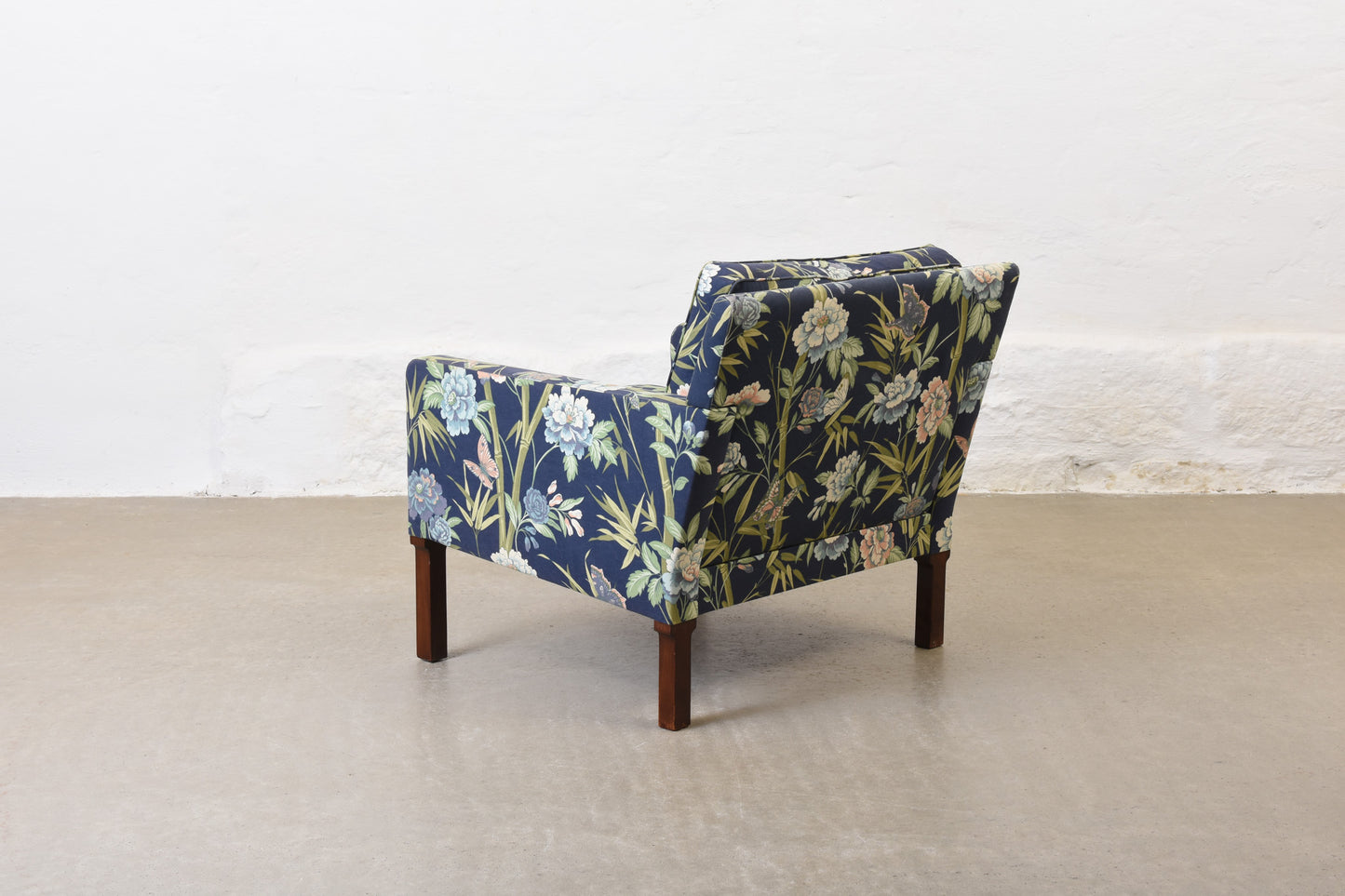 Choose your own fabric: Low back floral lounger