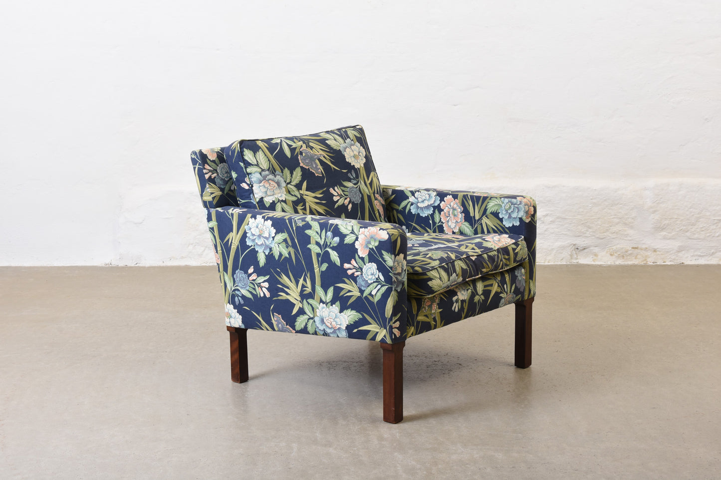 Choose your own fabric: Low back floral lounger