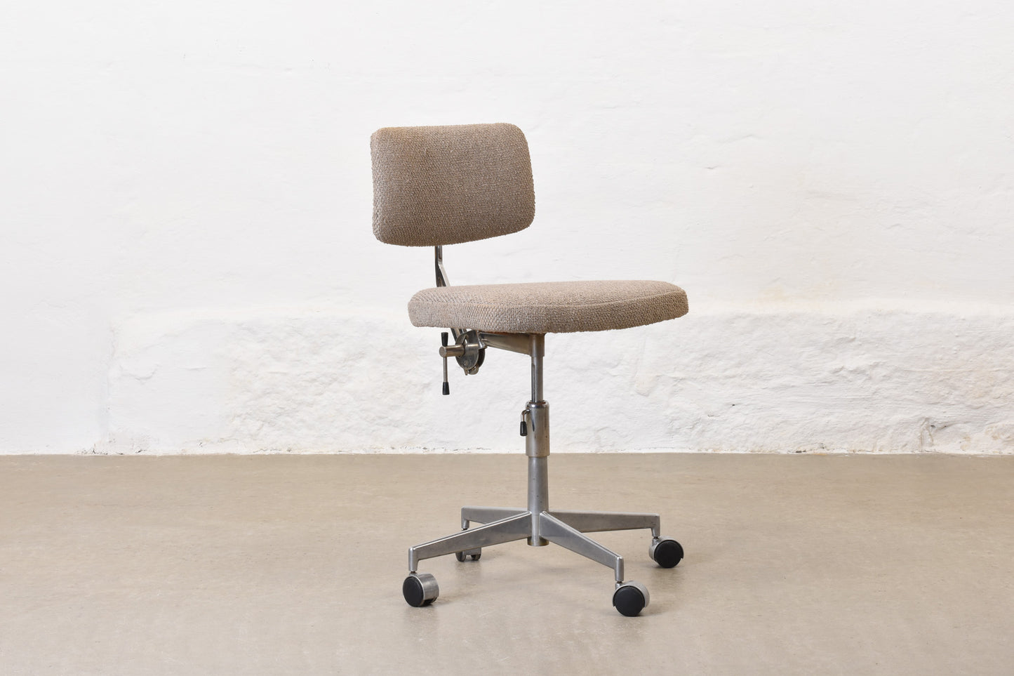 Newly reupholstered: 1960s task chair by Labofa