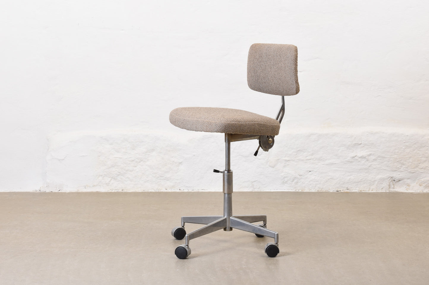 Newly reupholstered: 1960s task chair by Labofa