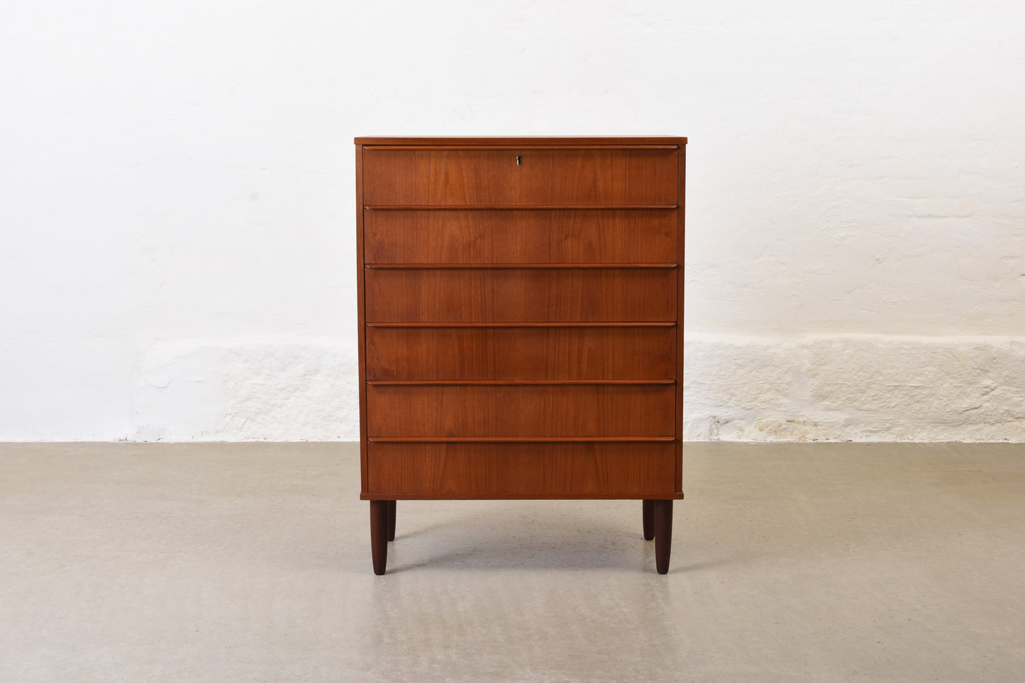 1960s teak chest of drawers with lipped handles - 105H cm