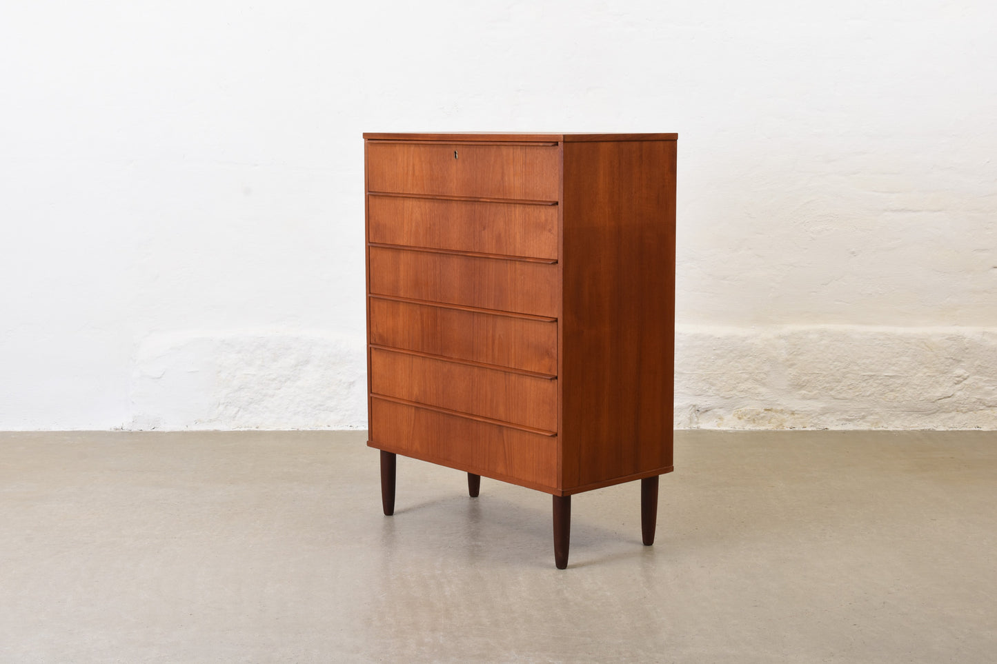 1960s teak chest of drawers with lipped handles - 105H cm