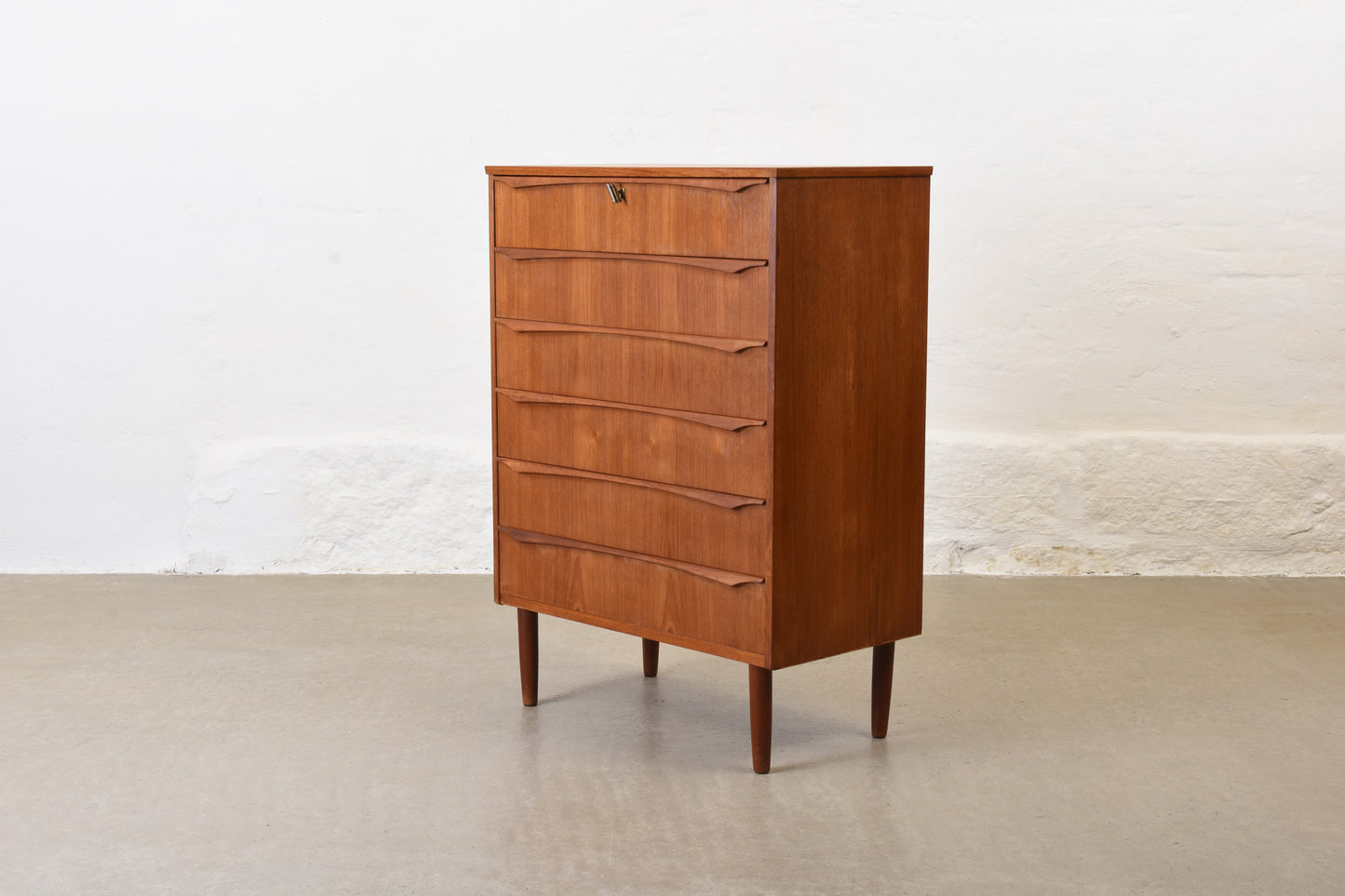 1960s teak chest of drawers with lipped handles - 106H cm