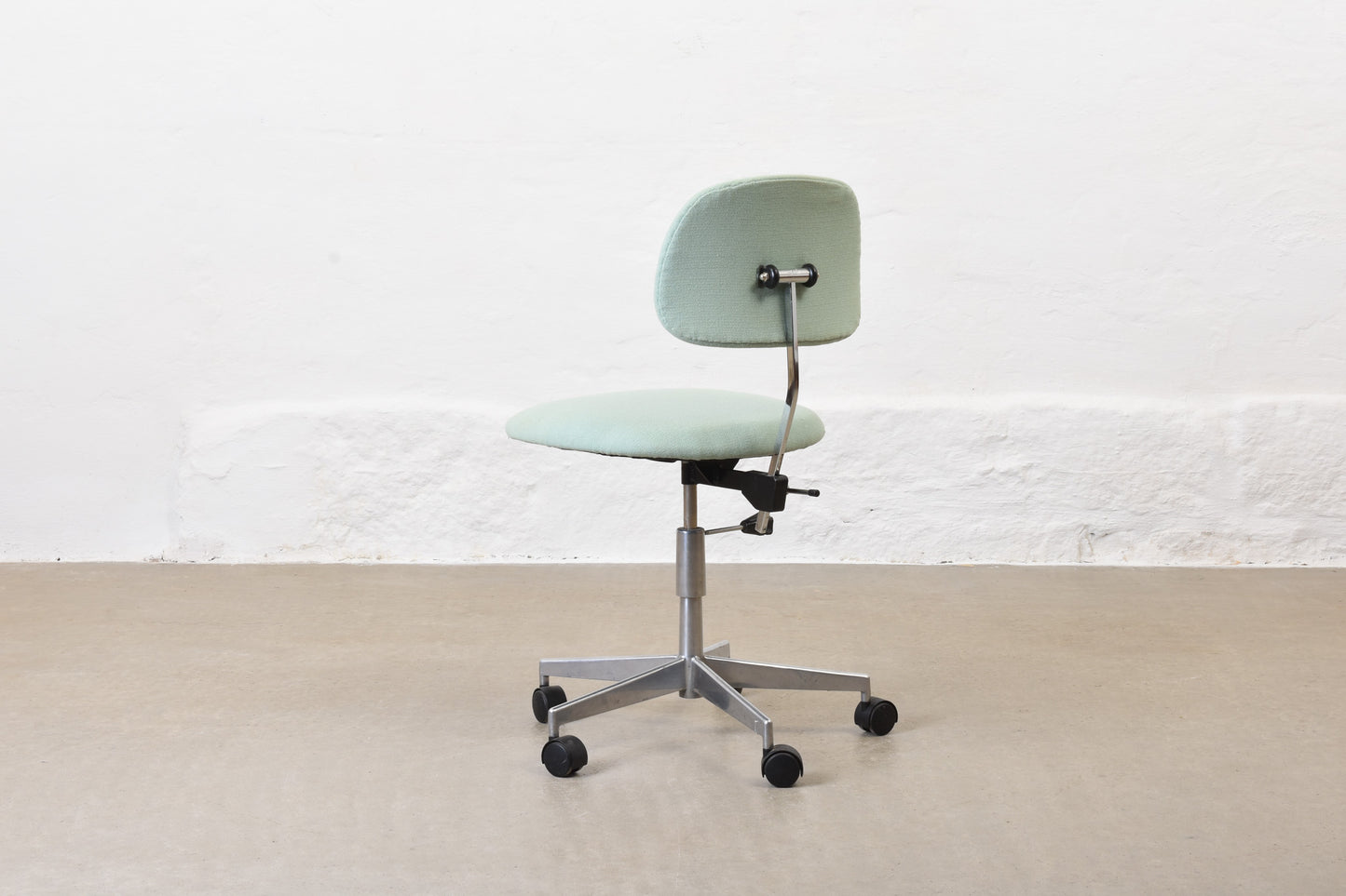 Newly reupholstered: 1960s architect's chair by Labofa