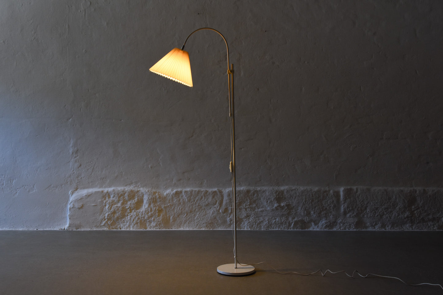 1980s height-adjustable floor lamp by Top Lamper