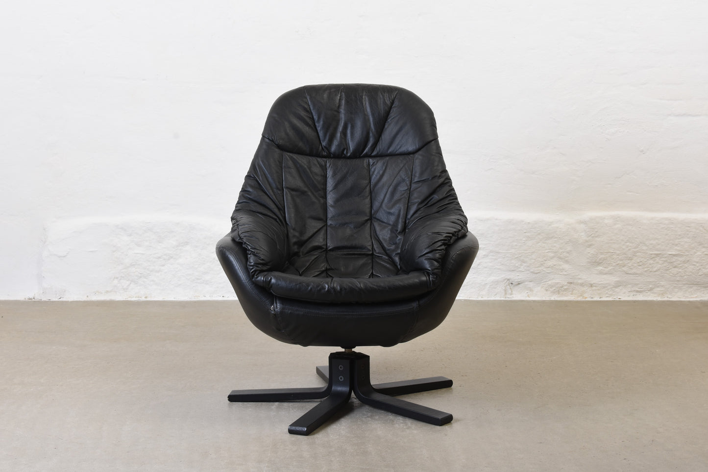 Save £70: 1980s leather swivel chair by H.W. Klein