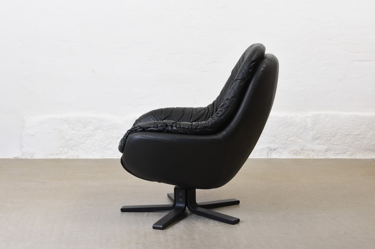 Save £70: 1980s leather swivel chair by H.W. Klein
