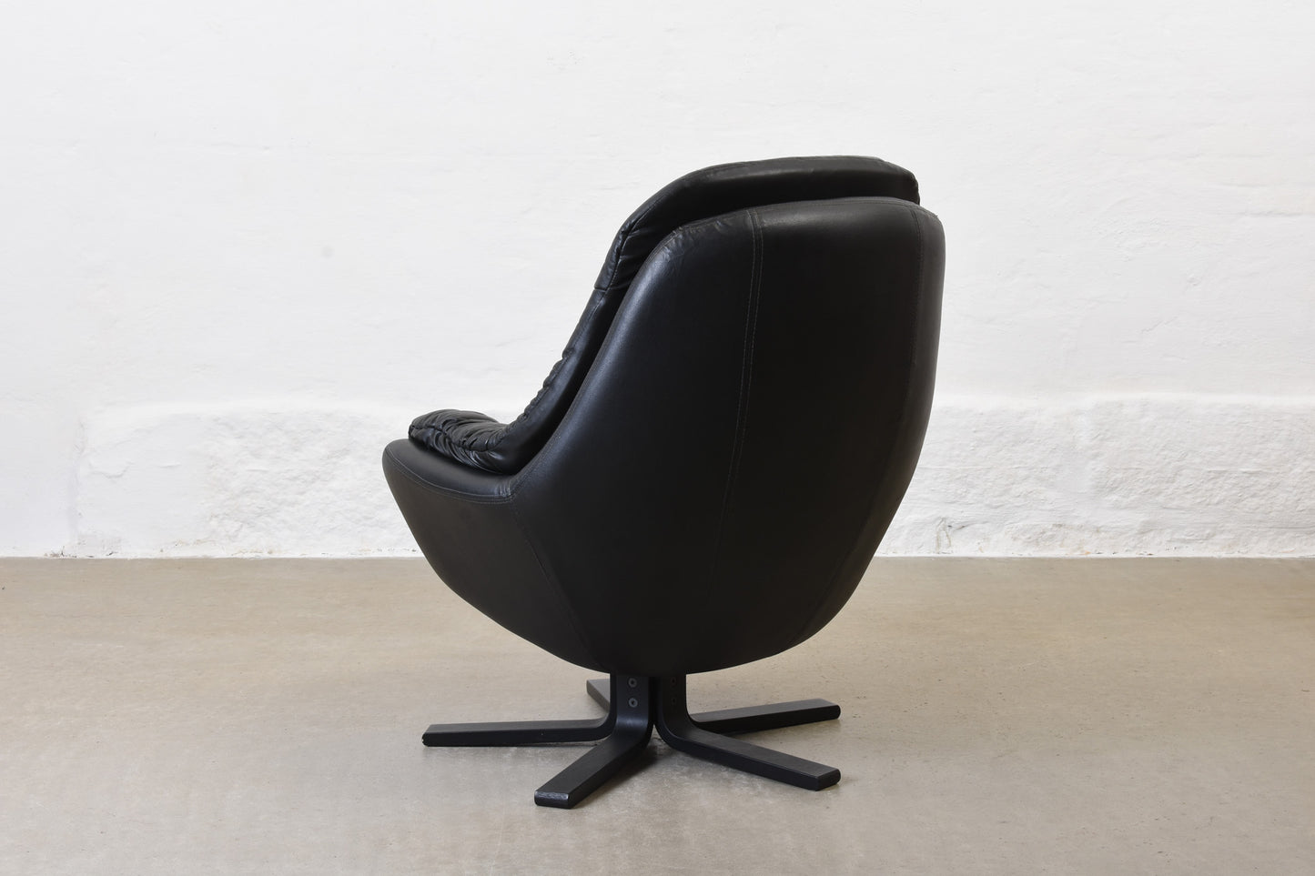Save £70: 1980s leather swivel chair by H.W. Klein