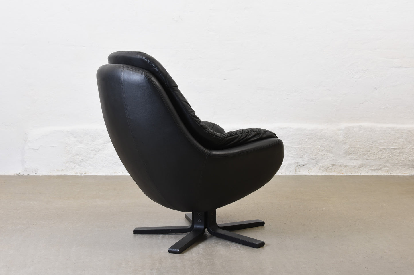 Save £70: 1980s leather swivel chair by H.W. Klein
