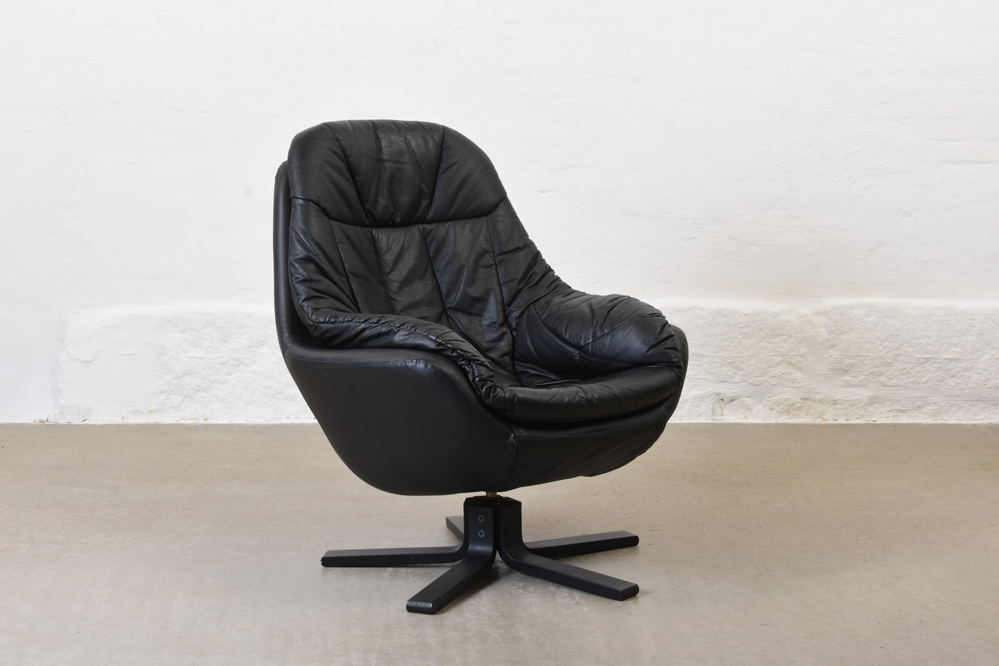 Save £70: 1980s leather swivel chair by H.W. Klein