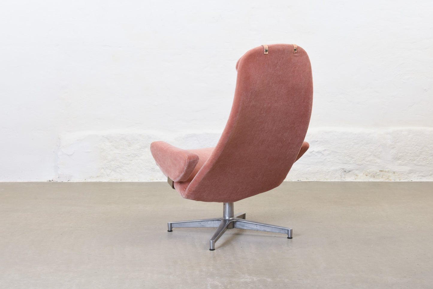 Newly reupholstered: 1960s 'Contourette Roto' by Alf Svensson
