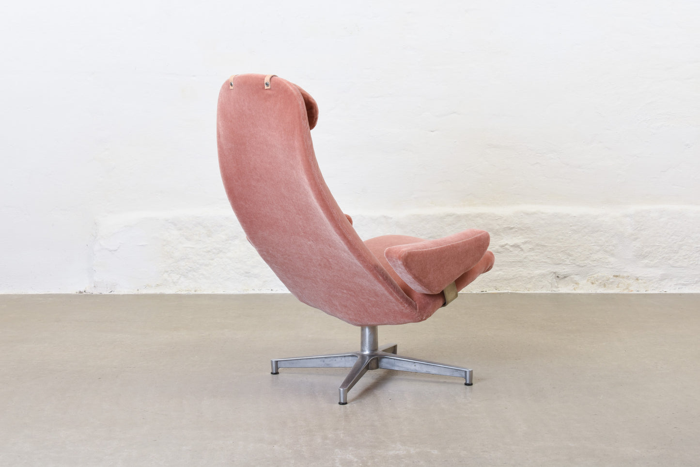 Newly reupholstered: 1960s 'Contourette Roto' by Alf Svensson