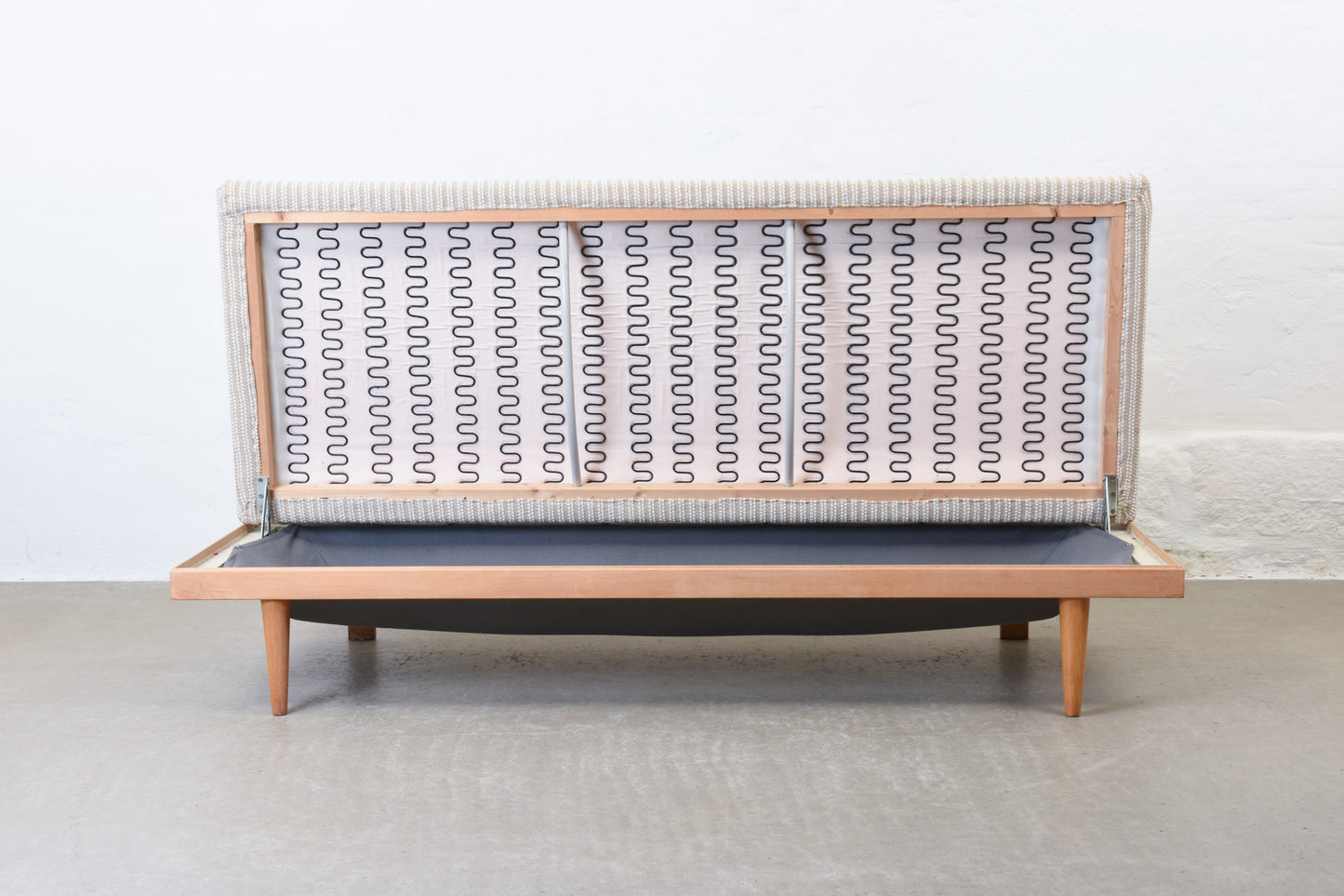 Newly reupholstered: 1960s 'Svane' day bed by Ingmar Relling