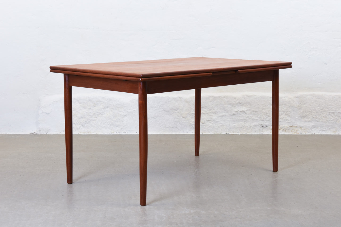 1960s extending dining table in teak - 130L cm