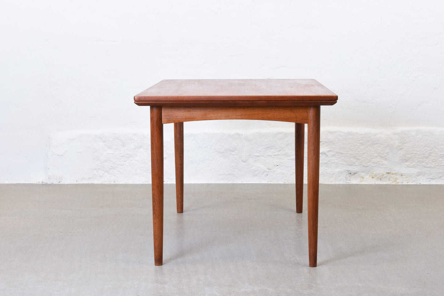 1950s extending dining table in teak