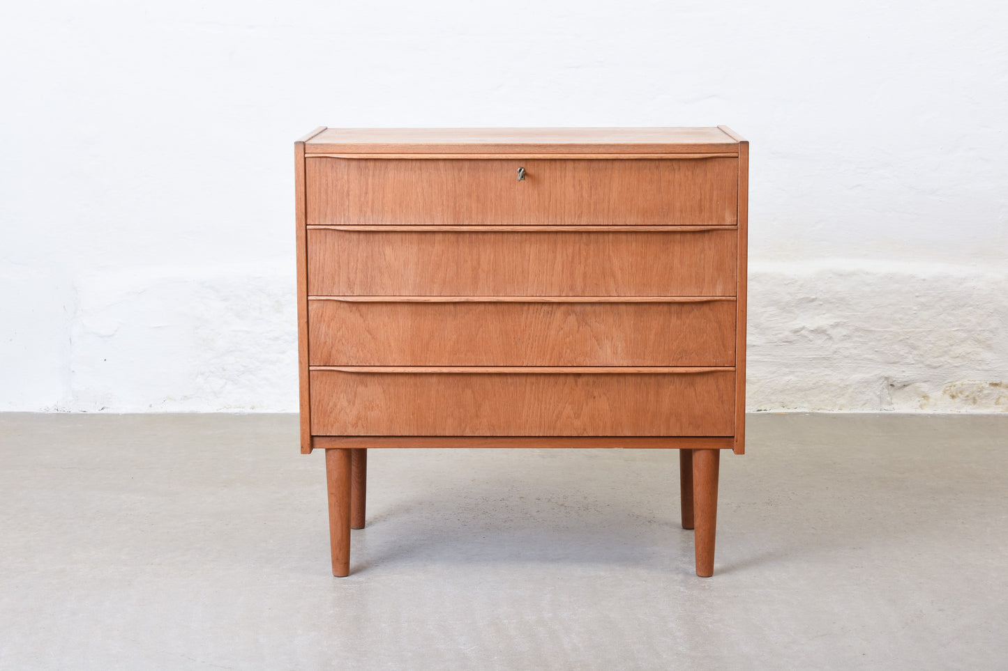 1960s low chest of drawers in oak