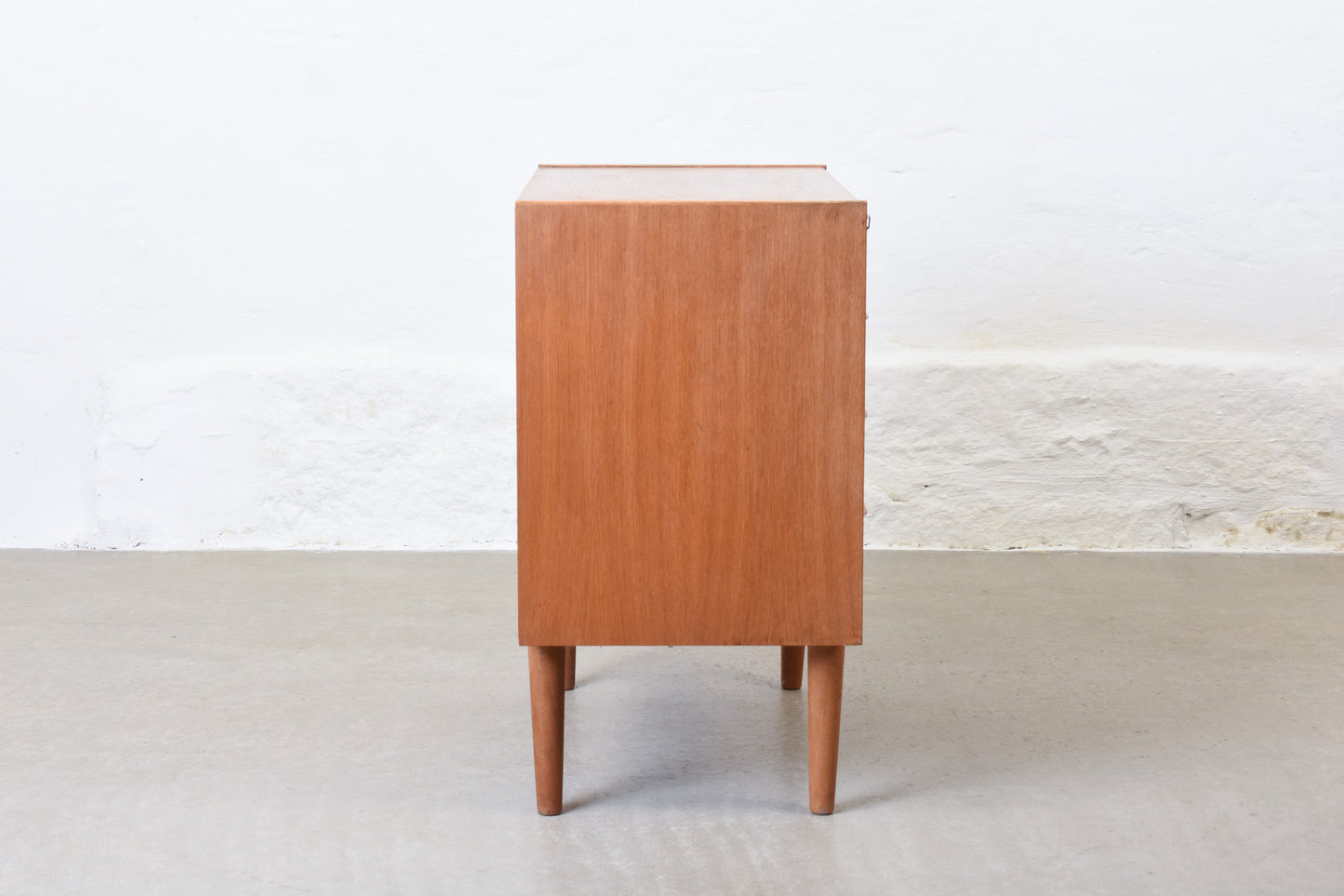 1960s low chest of drawers in oak