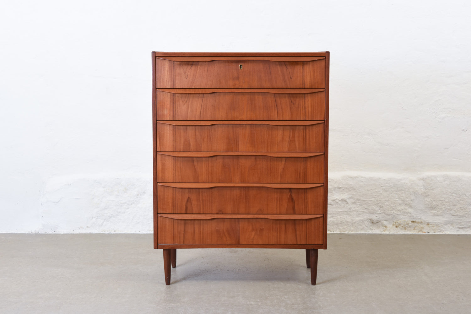1960s teak chest of drawers with lipped handles - 108H cm