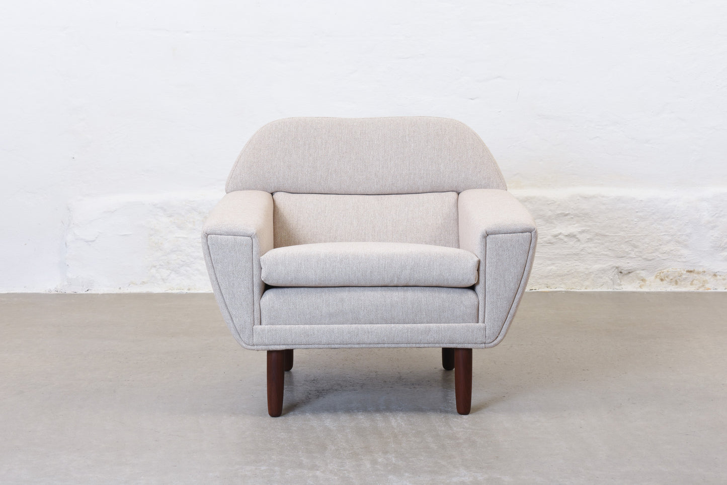Newly reupholstered: 1960s Danish lounger