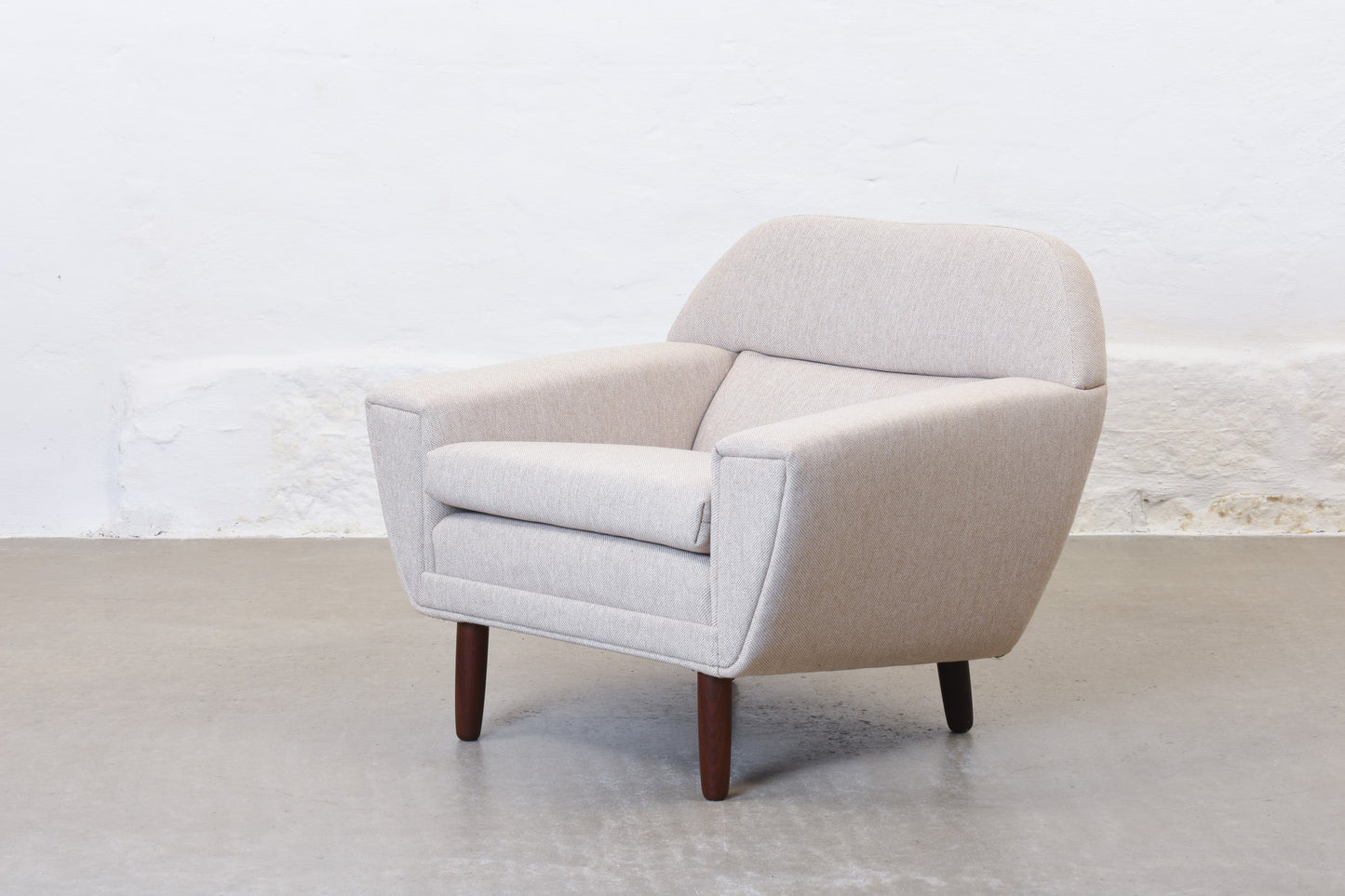 Newly reupholstered: 1960s Danish lounger