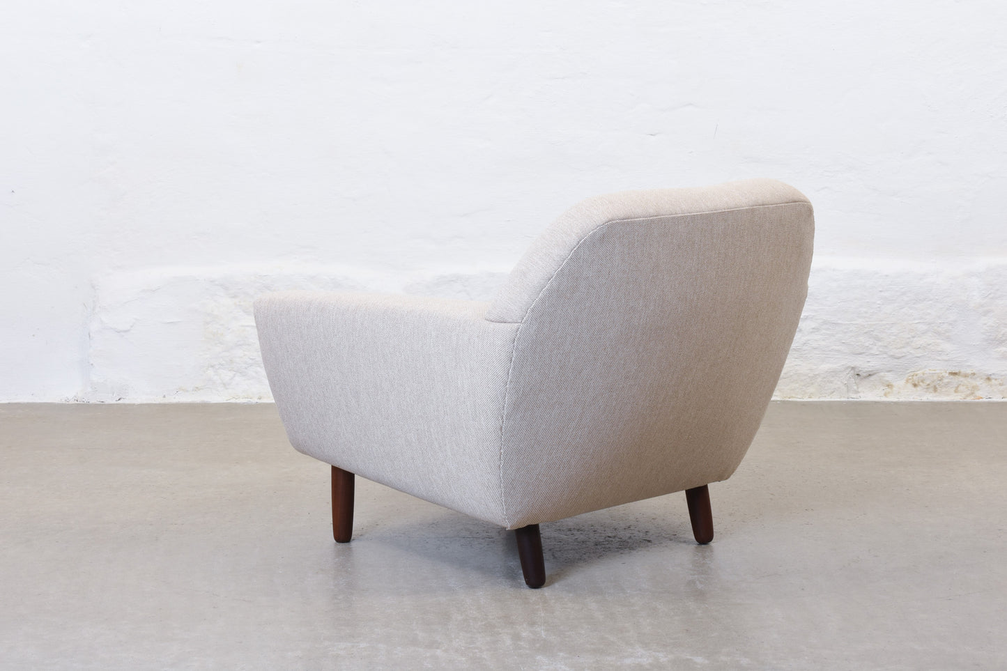 Newly reupholstered: 1960s Danish lounger