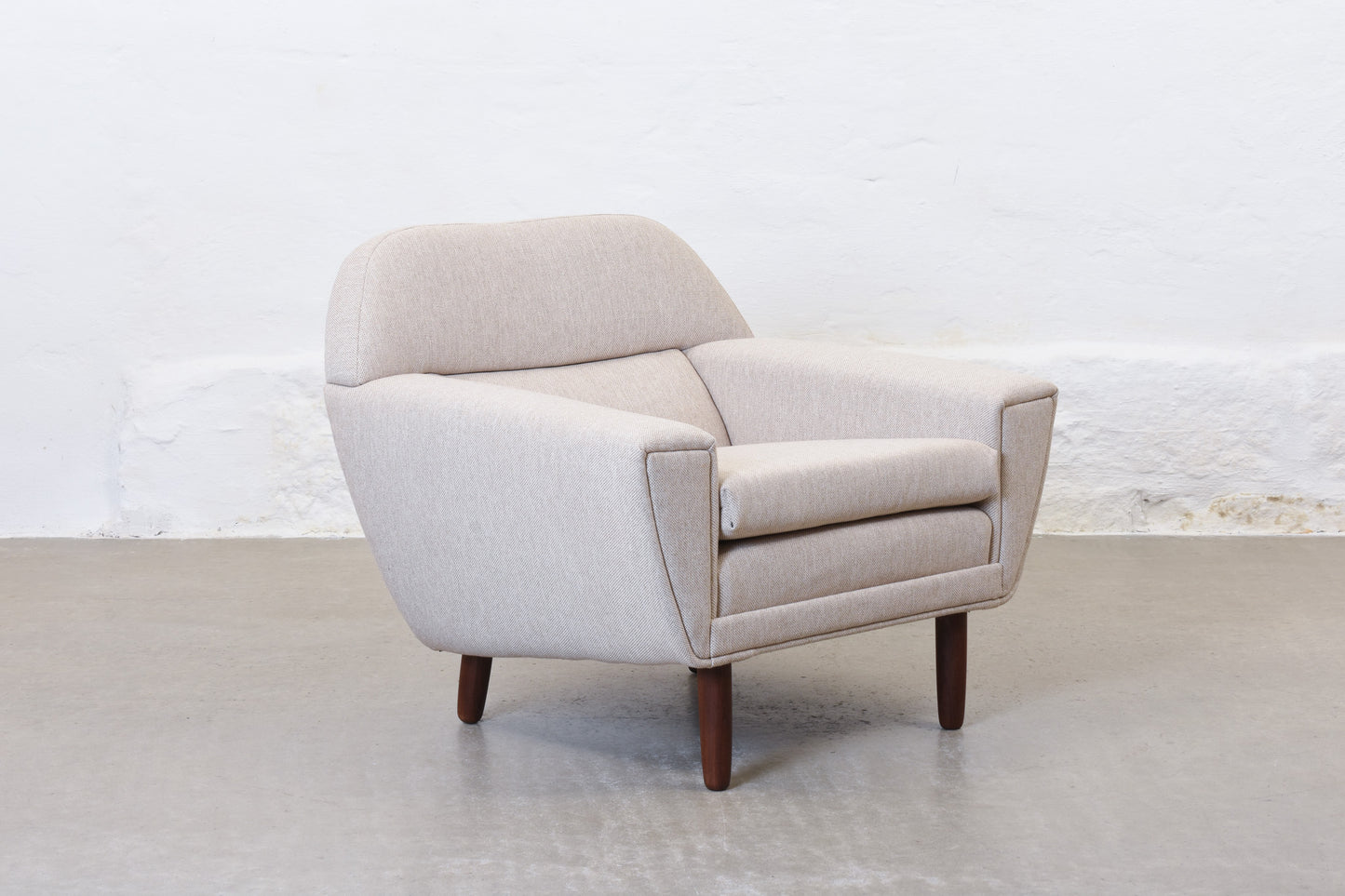 Newly reupholstered: 1960s Danish lounger