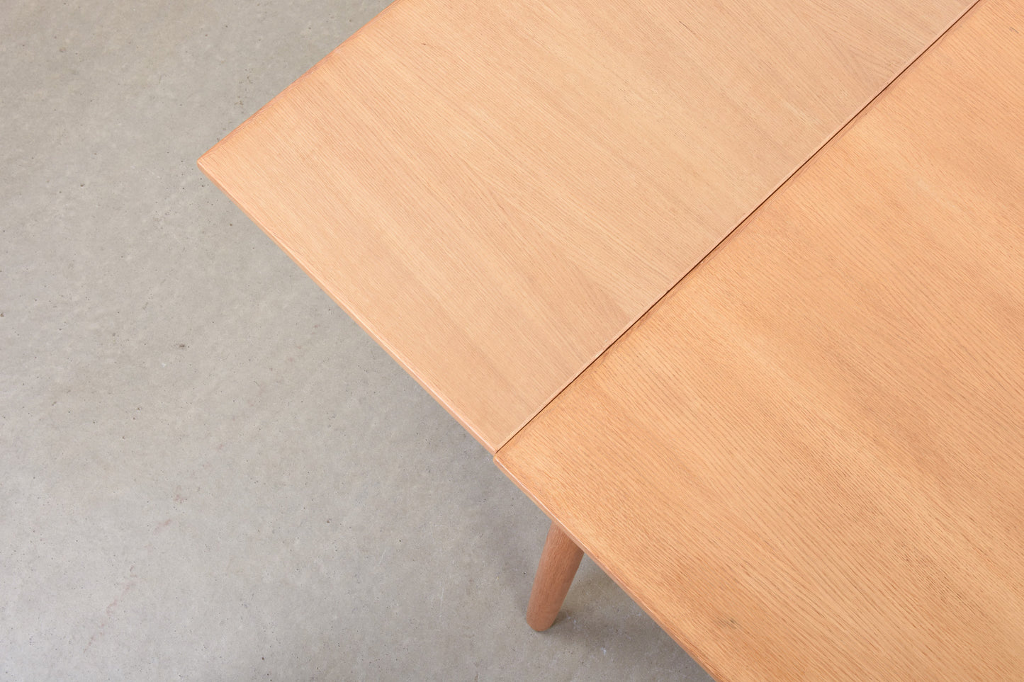1960s extending dining table in oak