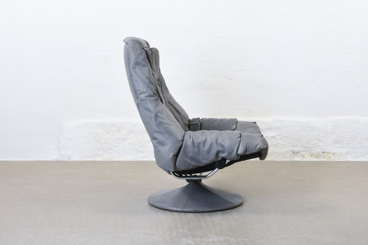1980s Norwegian reclining leather lounger + ottoman