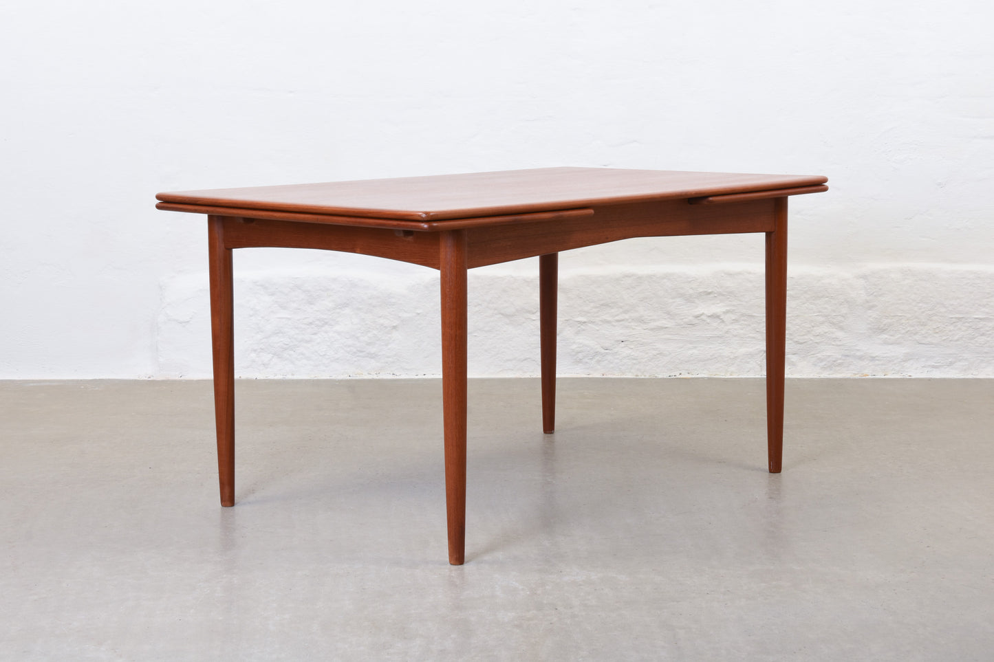 1960s extending dining table in teak - 140L cm