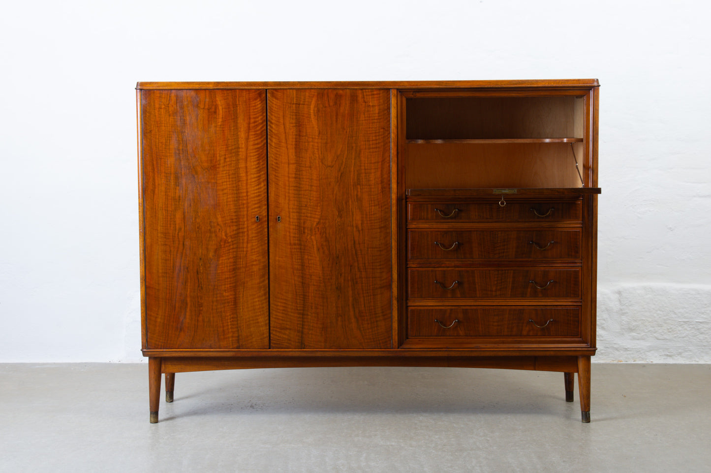 1920s tall sideboard in mahogany