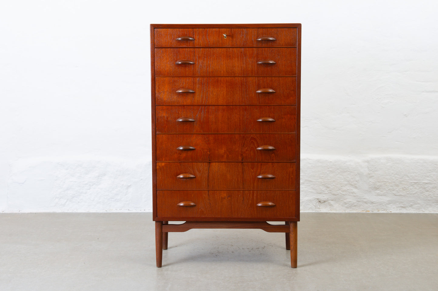 1960s teak chest of drawers with sculpted handles