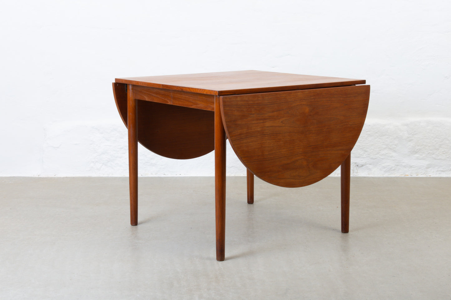 1960s drop-leaf dining table in teak