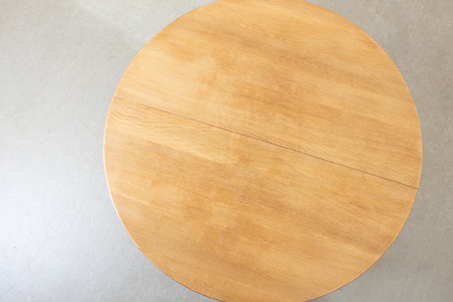1970s extending circular dining table in oak