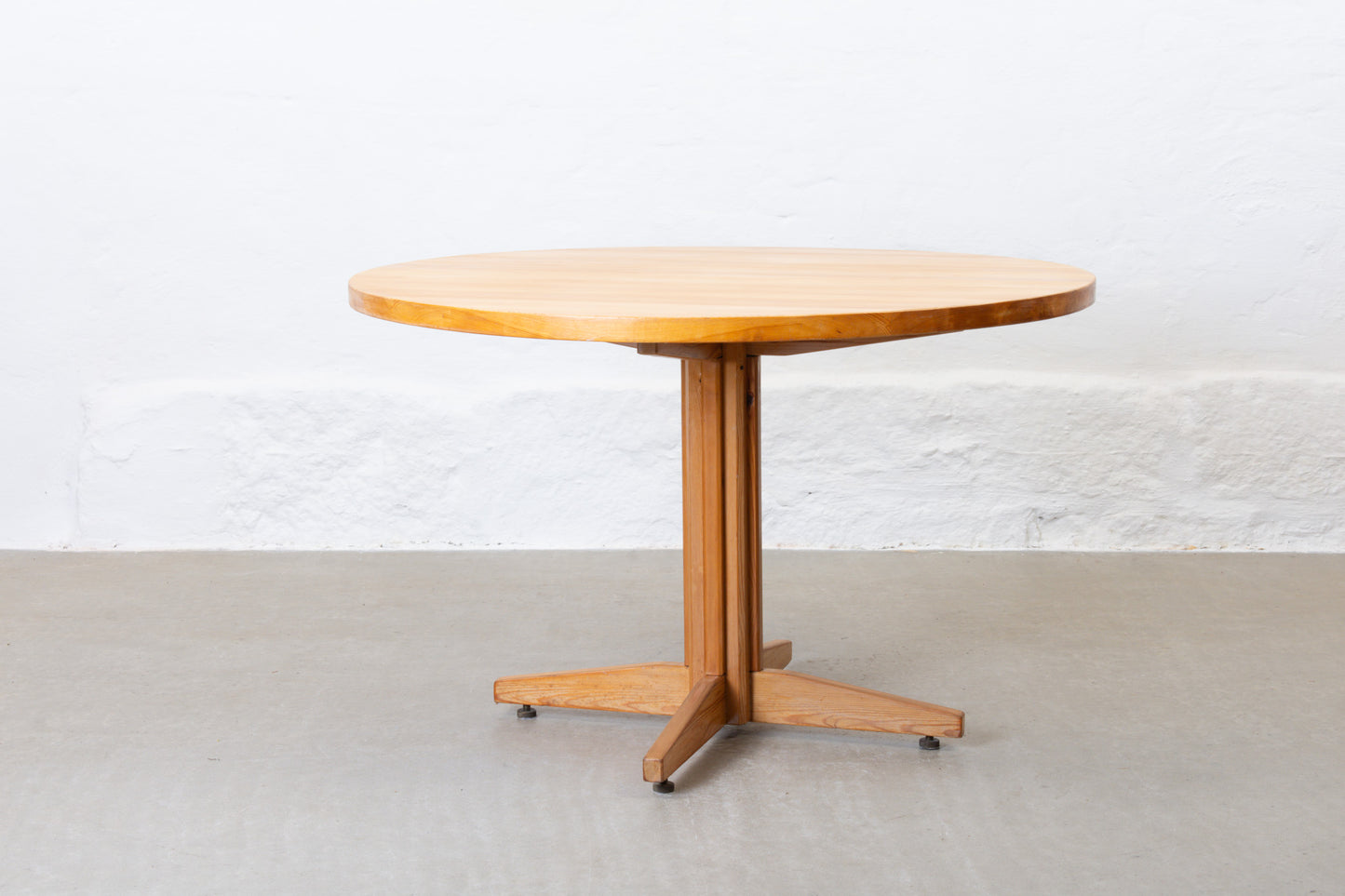 1970s round pine dining table