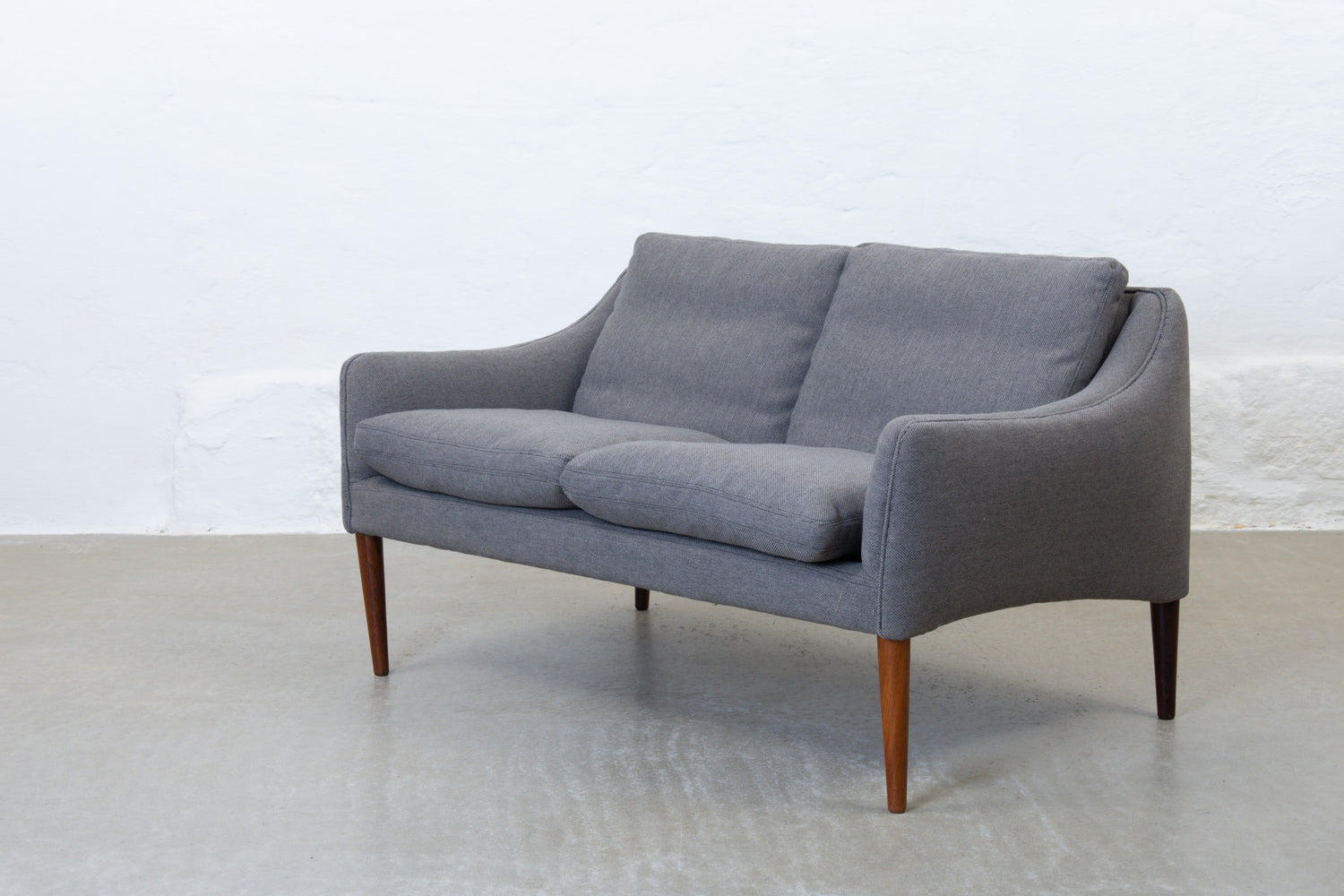 Newly reupholstered: 1960s 'CS 800' sofa by Hans Olsen