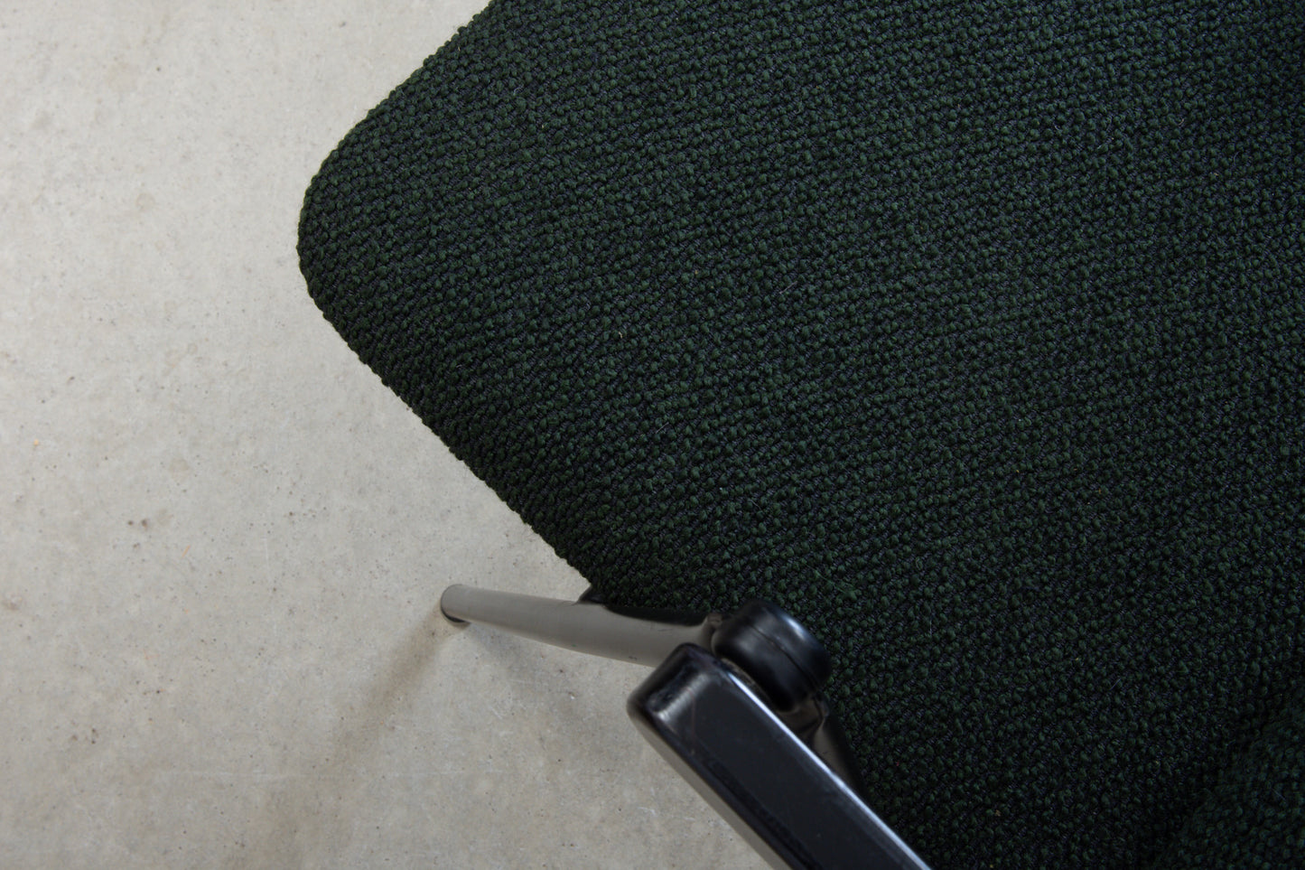 Newly reupholstered: 1980s armchair by Yrjö Kukkapuro