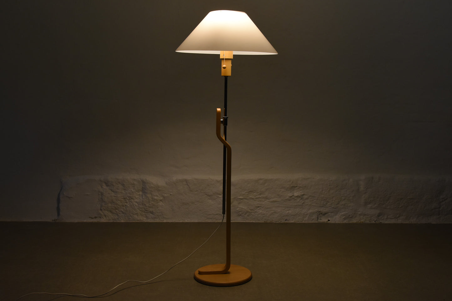 Beech + acrylic floor lamp by Ateljé Lyktan