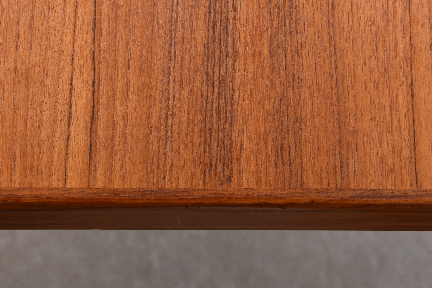 1960s extending dining table in teak by Henning Kjærnulf